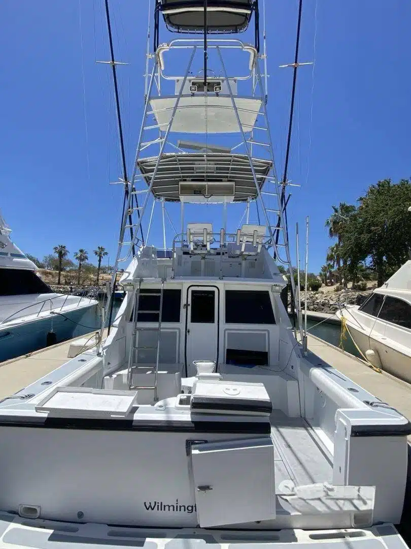 YNOKT 38ft premium deep sea fishing charter in Los Cabos for offshore big game