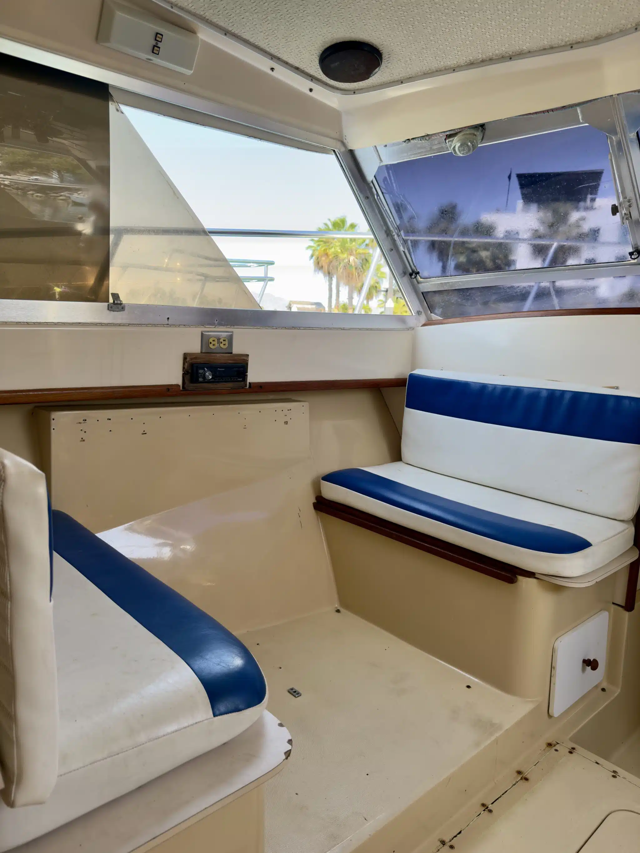 Foredeck and rails on the 32ft Boat Classic charter boat
