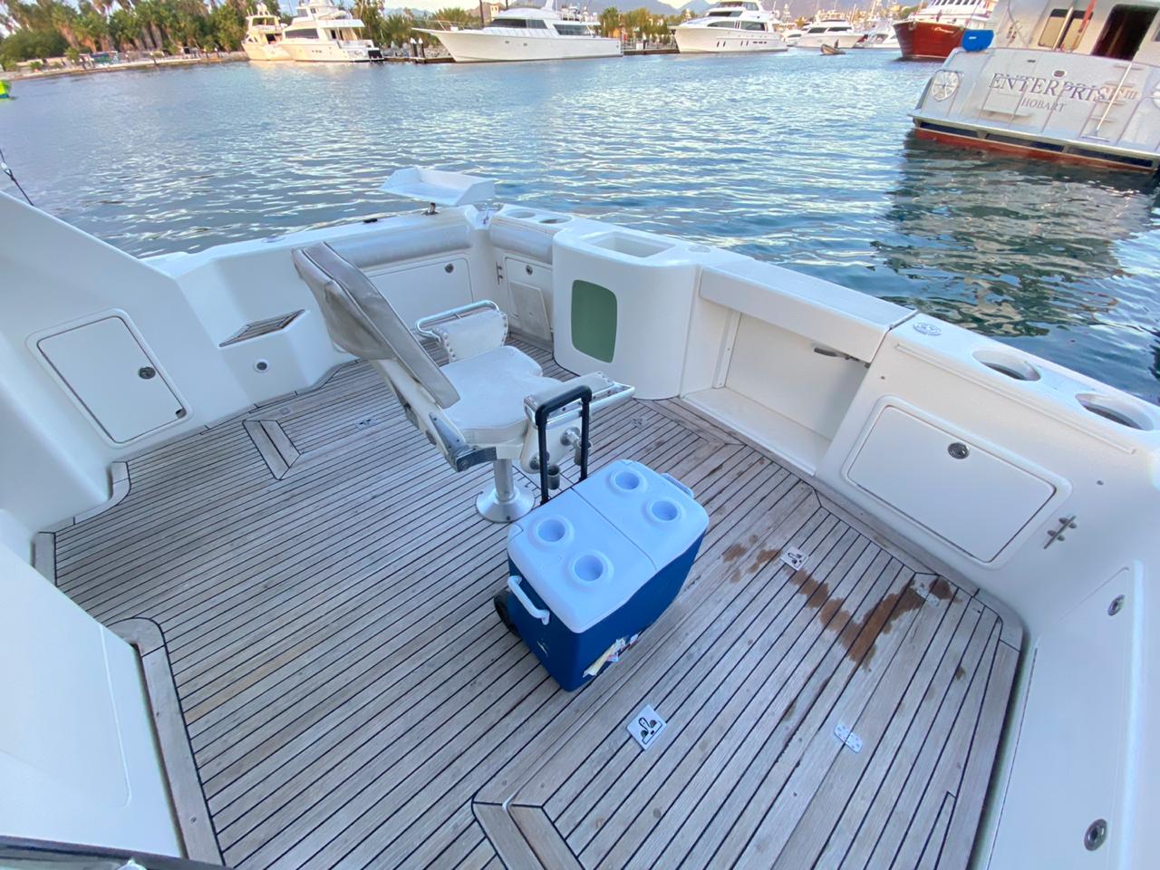 Private yacht experience in Los Cabos with ocean views