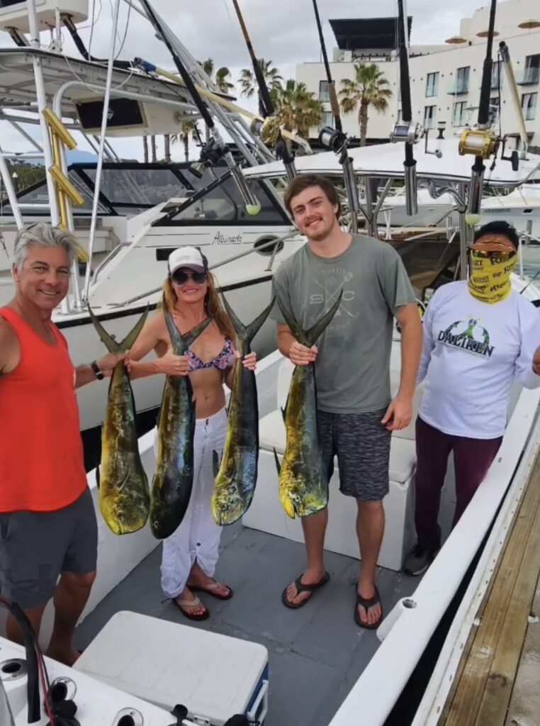 Inshore pangas and offshore sportfishers from Puerto Los Cabos