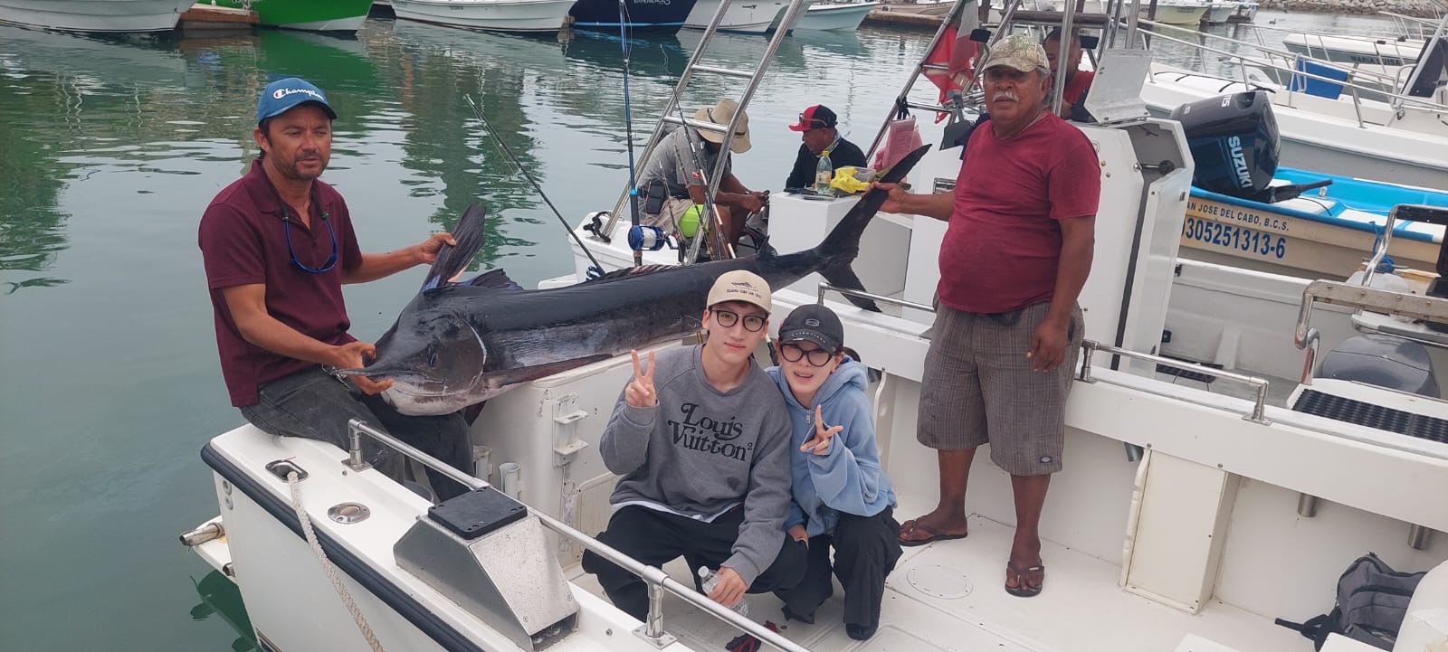 Angler releasing a striped marlin from the 28ft Habanero with Daliken Sportfishing