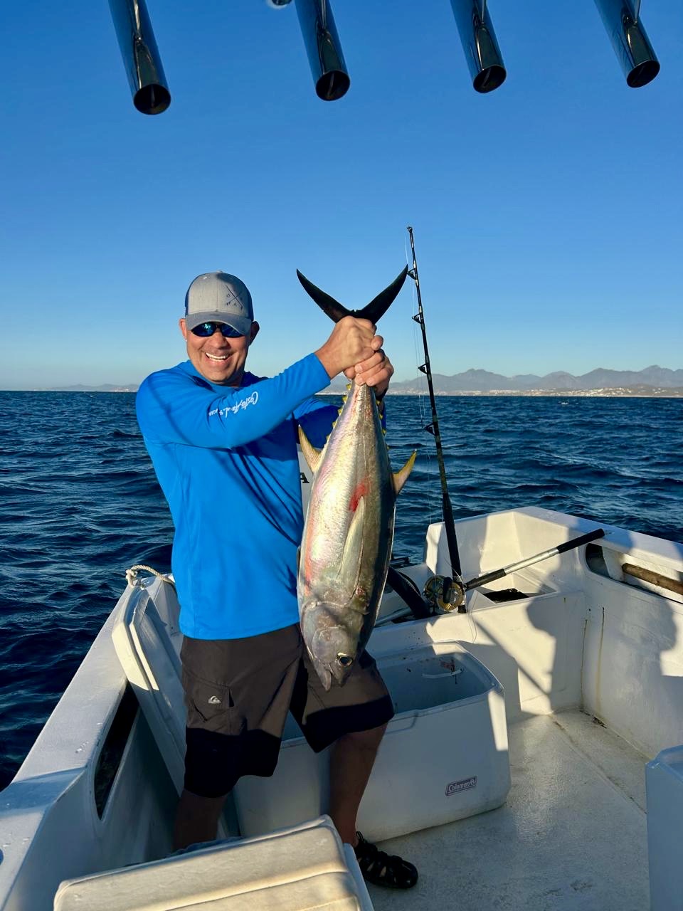 Daliken – client holding a strong catch in Los Cabos