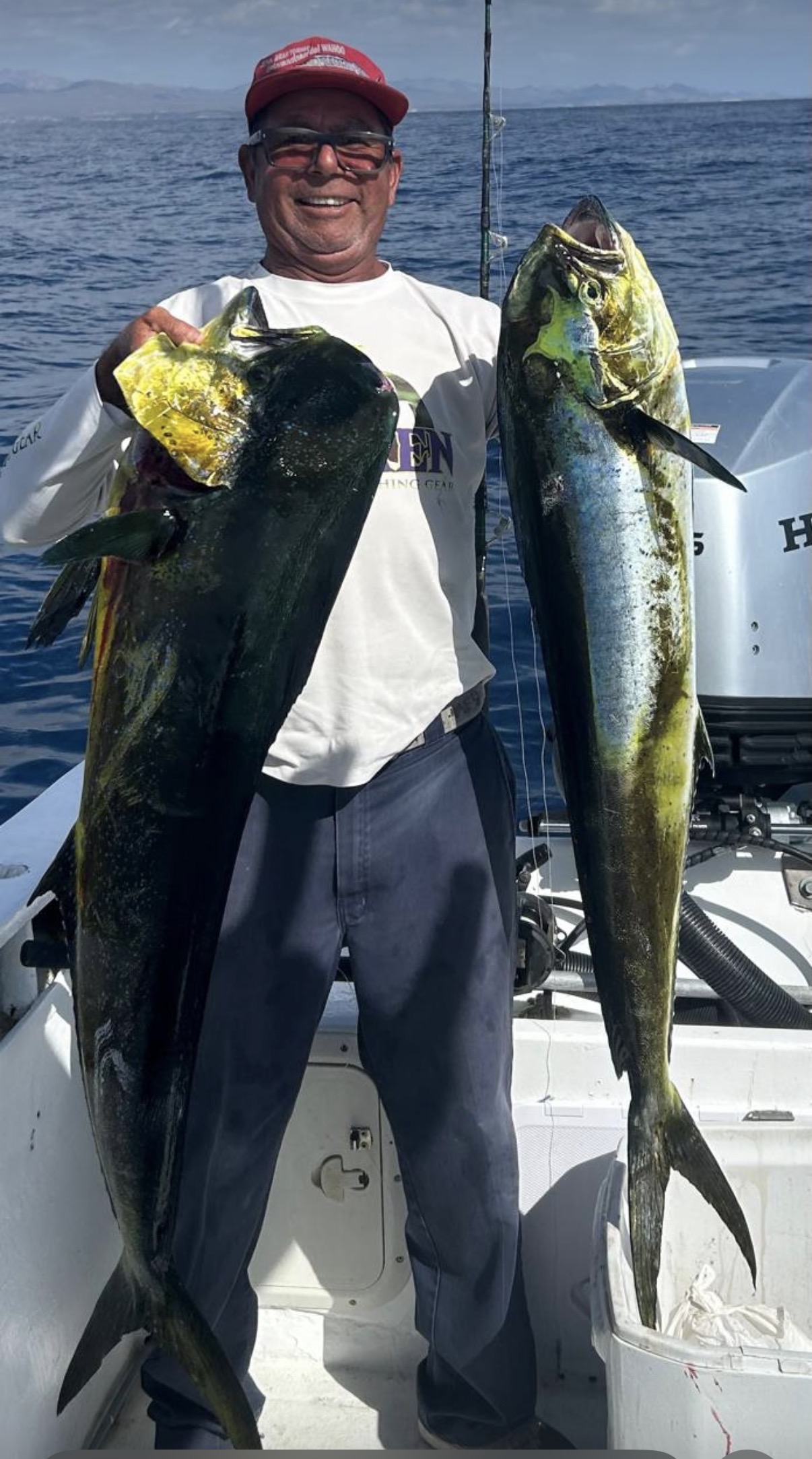 Daliken Sportfishing guest with a strong fish caught nearshore in San Jose del Cabo