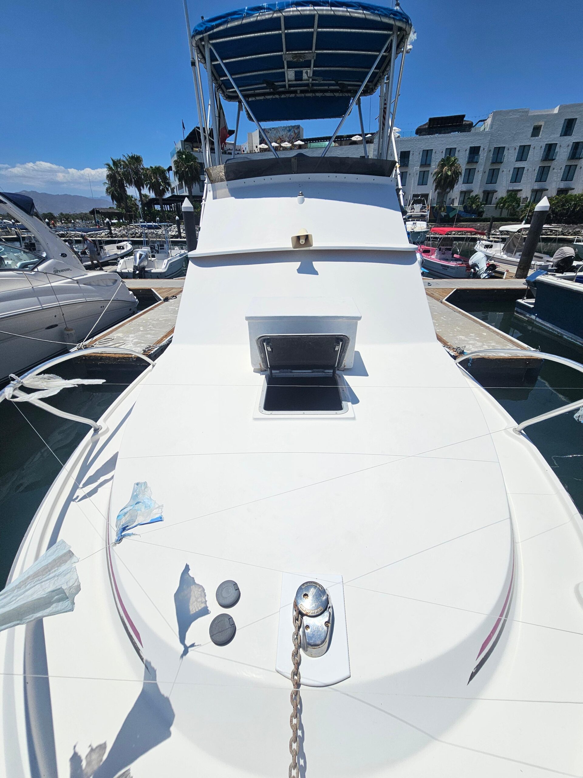 Finfinder 35ft at sea