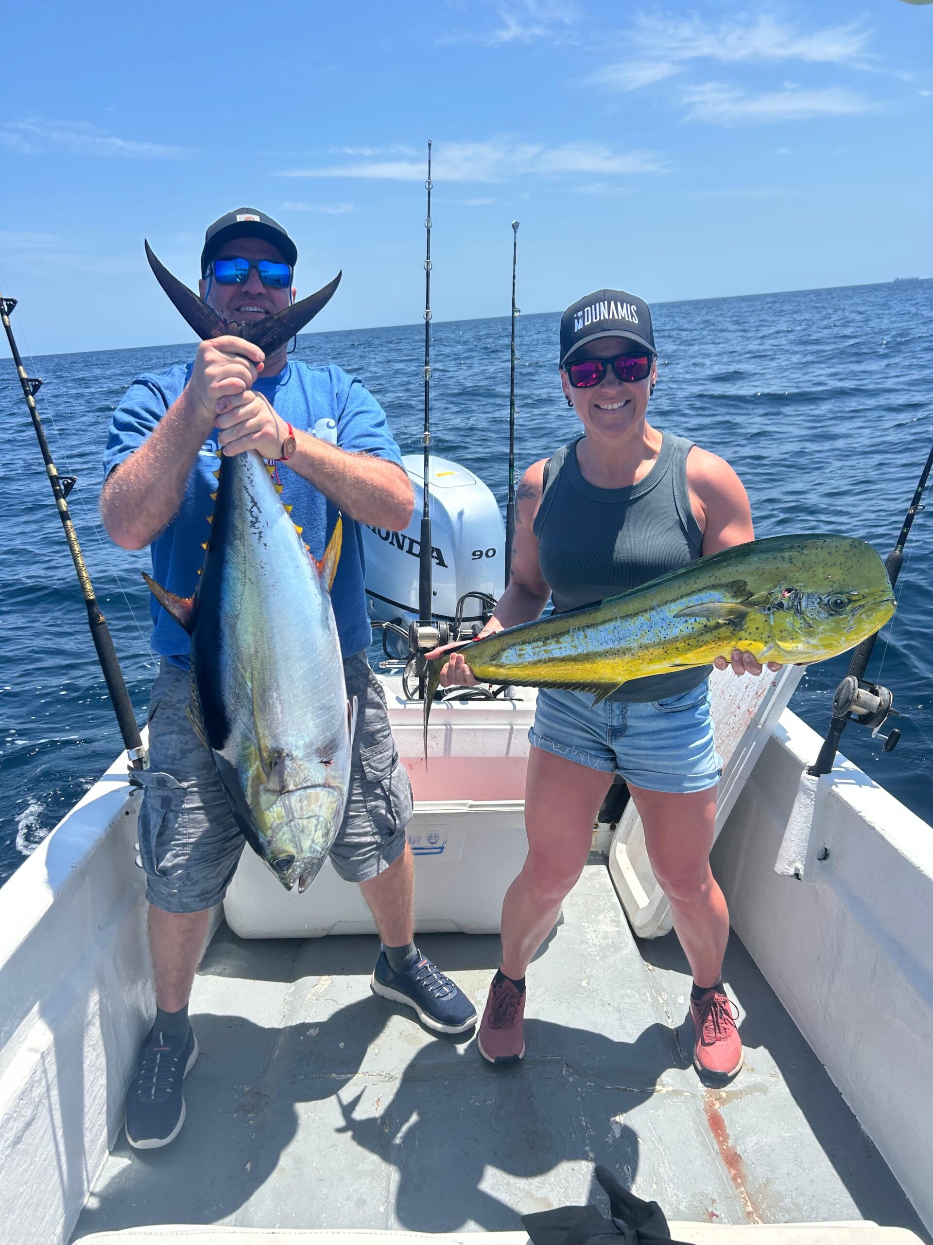 Featured catch photo from a San José del Cabo fishing report showing clients with tuna and dorado aboard a Daliken Sportfishing charter