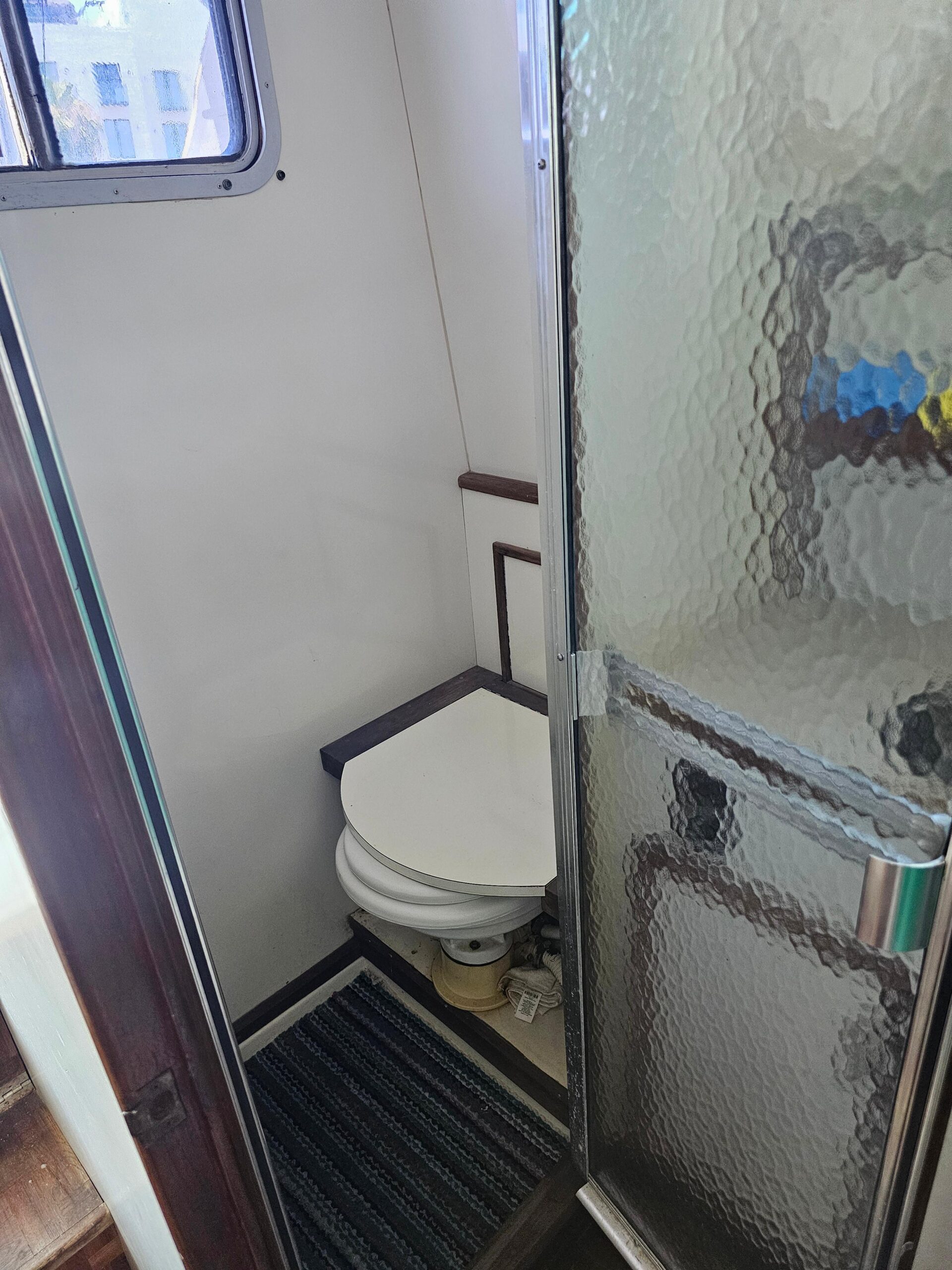 Finfinder 35ft offshore charter