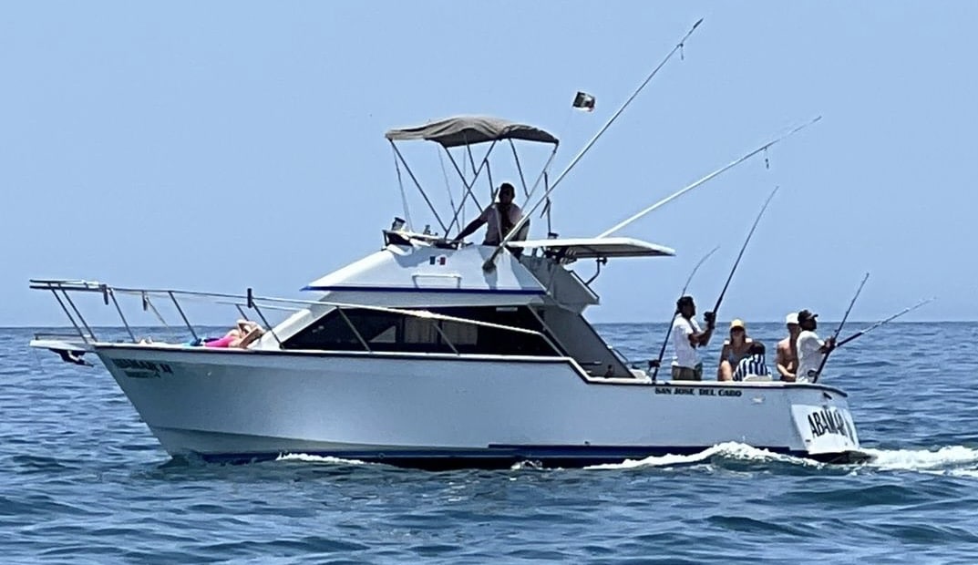 Daliken Abamar 33ft offshore fishing charter in San Jose del Cabo