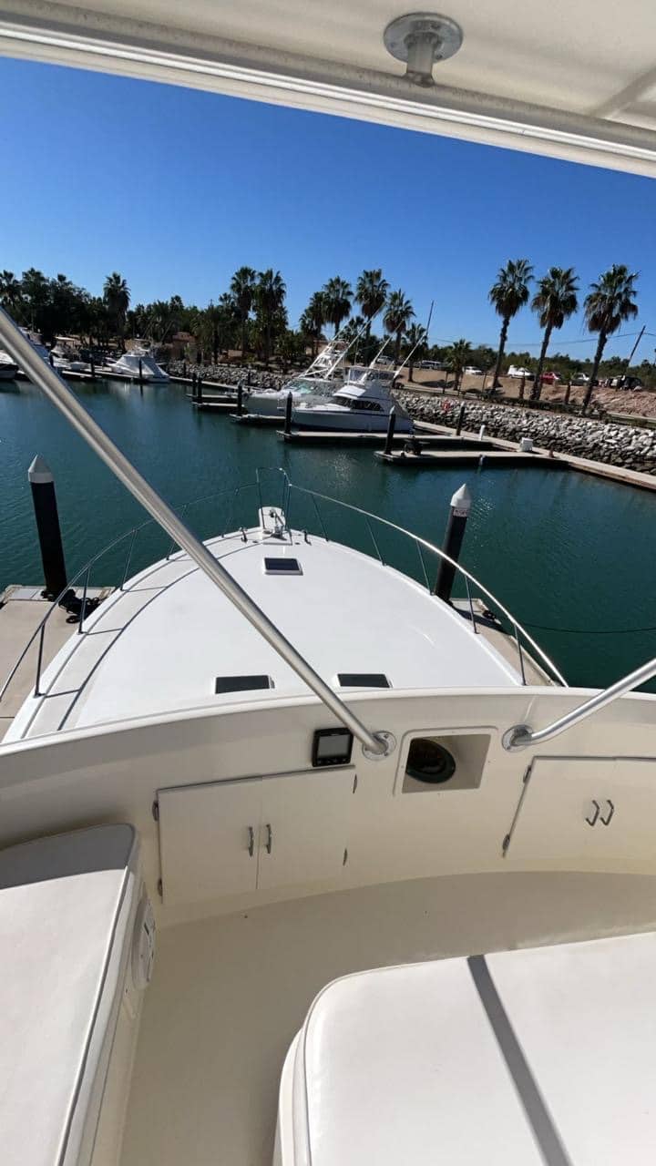 Kahuna Flybridge 47ft A/C cabin