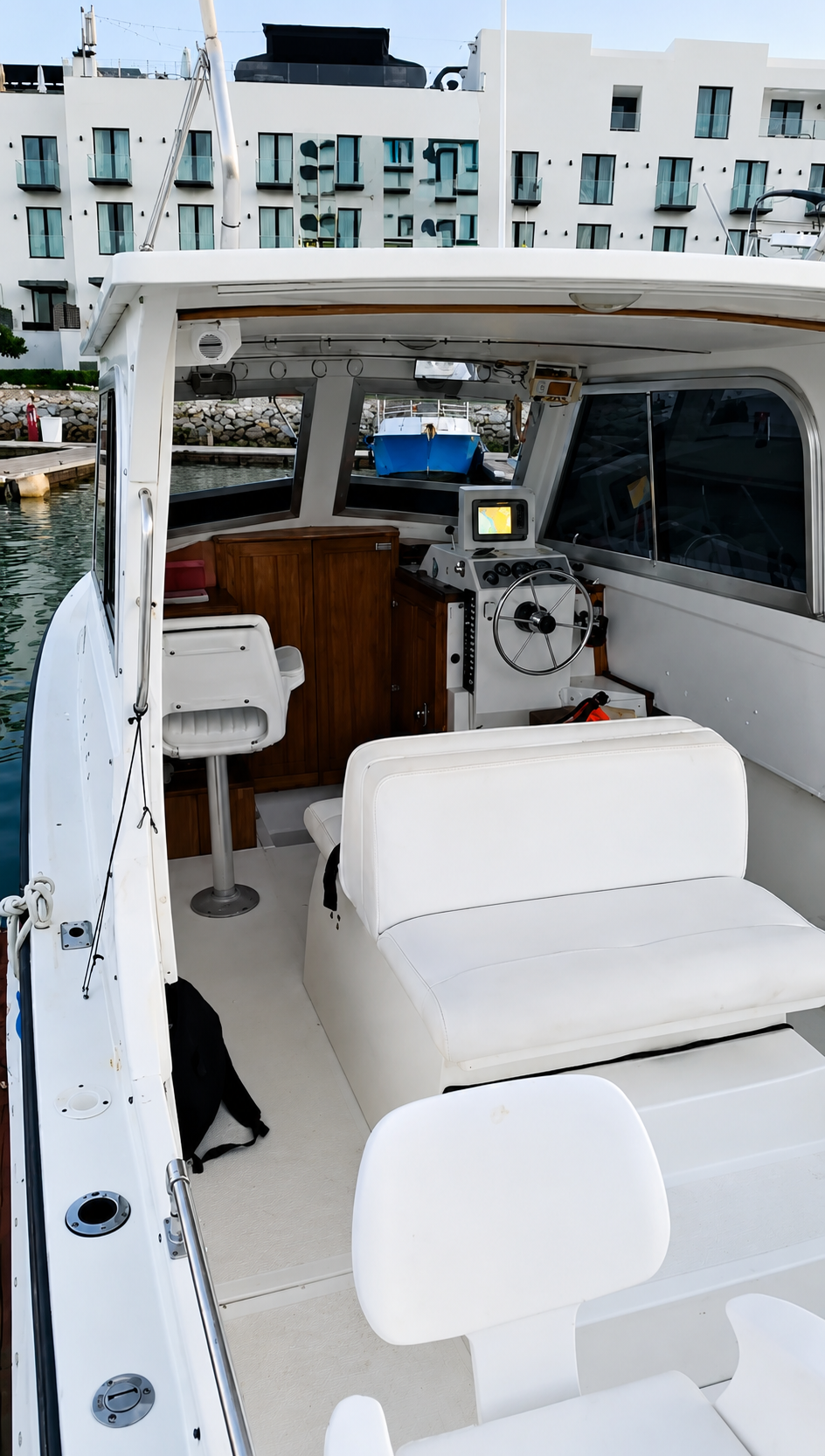 Habanero 28ft offshore charter for up to 4 anglers